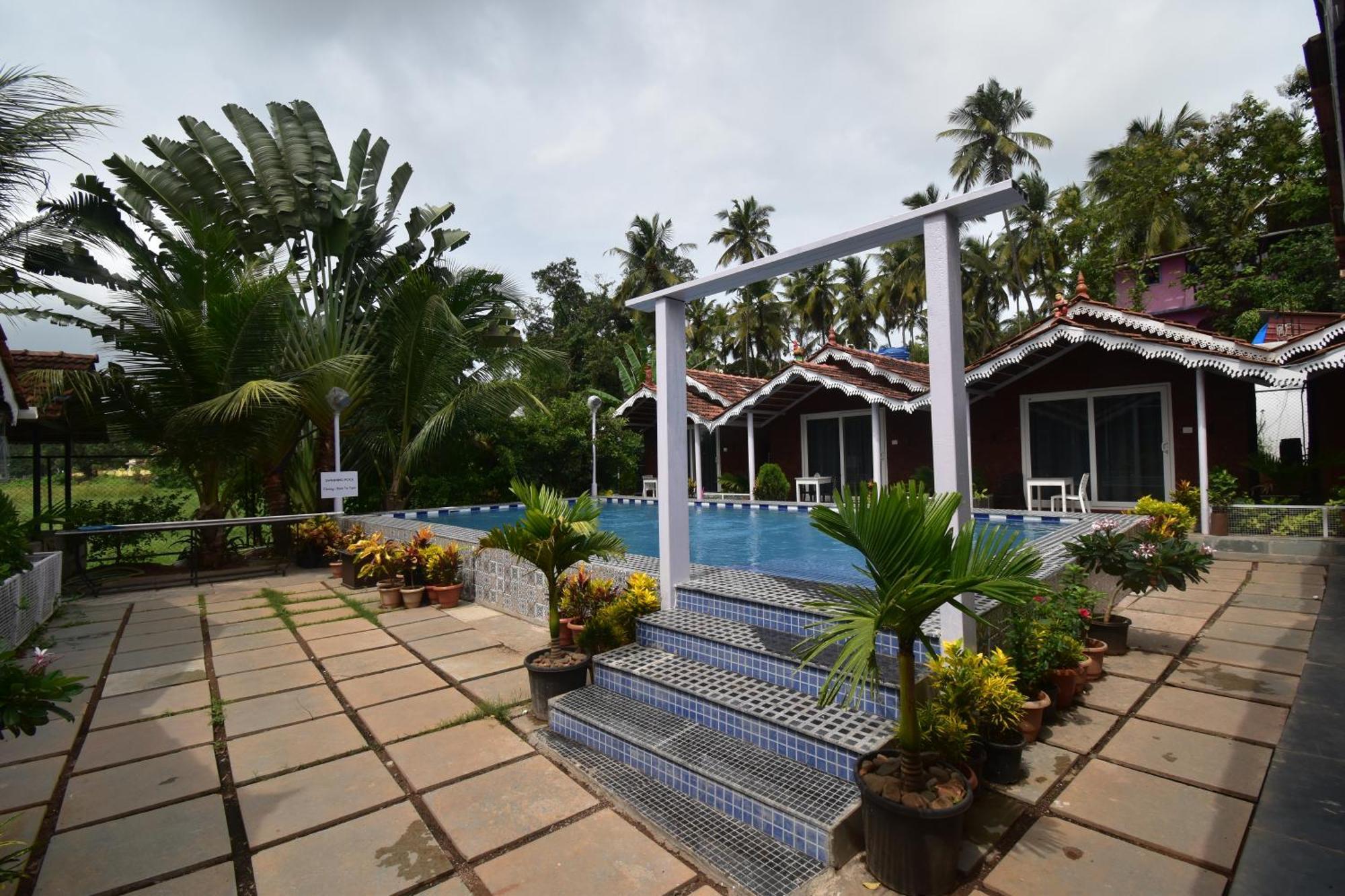 Golden Rice Resort & Cottages Candolim Esterno foto