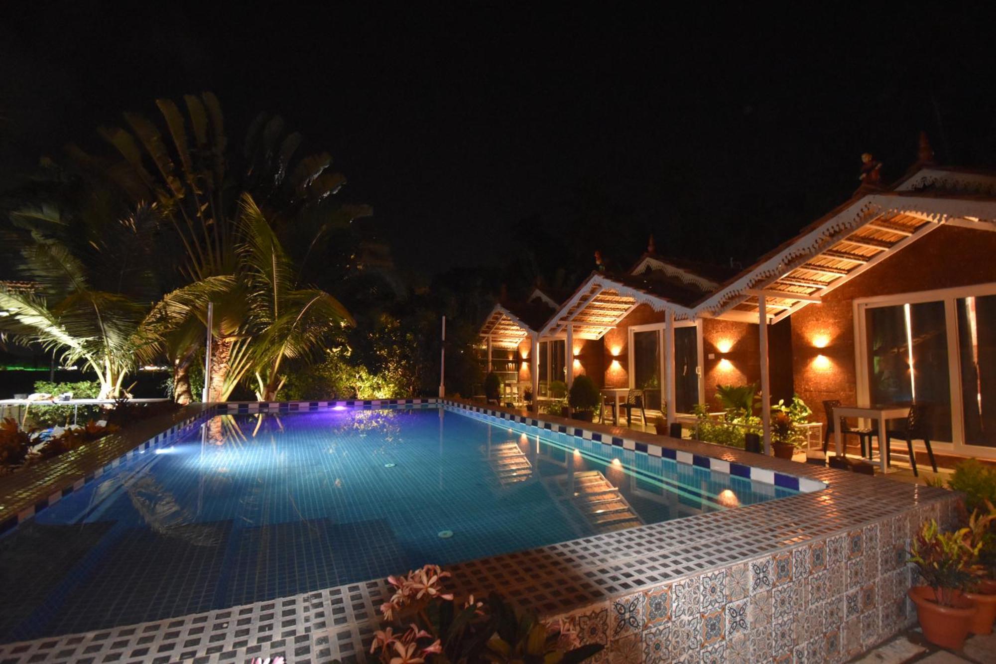 Golden Rice Resort & Cottages Candolim Esterno foto