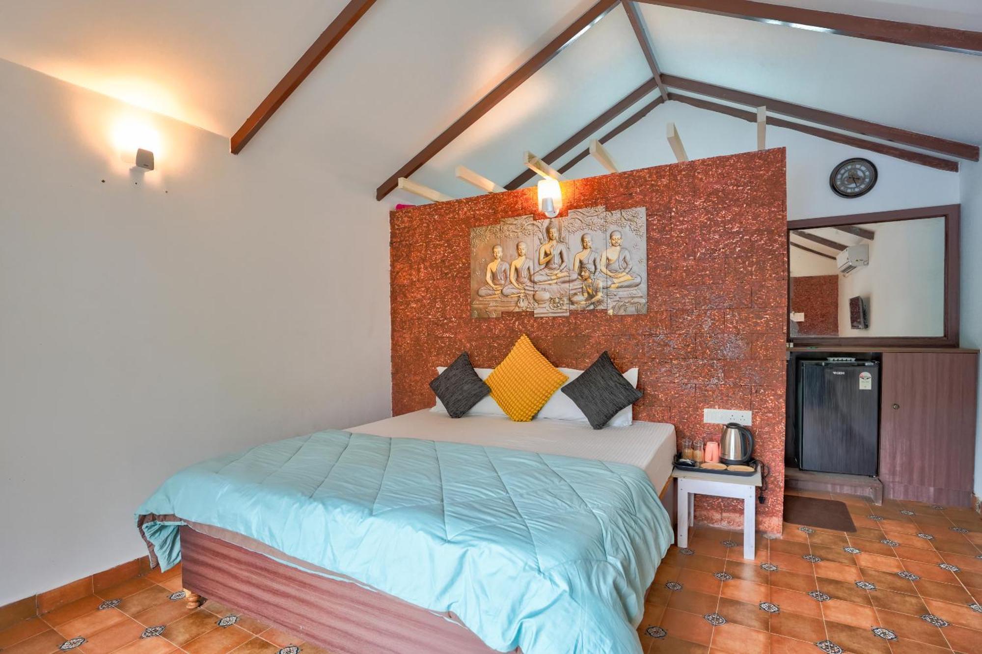 Golden Rice Resort & Cottages Candolim Esterno foto